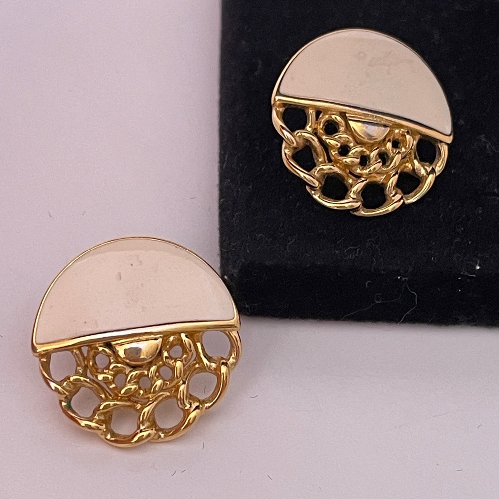 Vintage Gold Tone and White Enamel Abstract Ruffle Party Retro Button Earrings